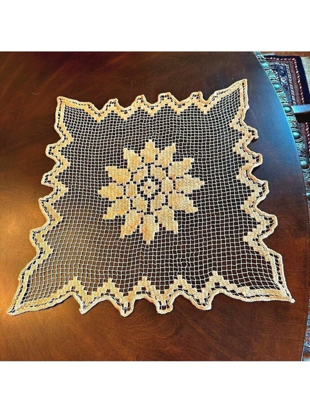 Vintage Crochet Lace Table Topper Floral Center 20in Intricate Dresser Scarf